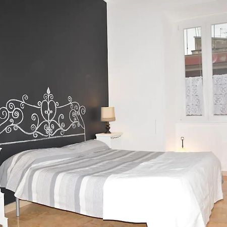 Cosy Apartment - 5 Minutes Walk From Colosseum Bagian luar foto